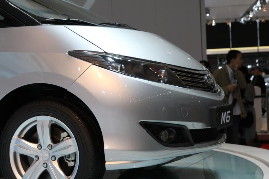  BYD M6 2010 года  (фото 16 из 23)